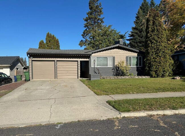 Building Photo - Northwest Area 3 Bedroom 2 Bath Rancher