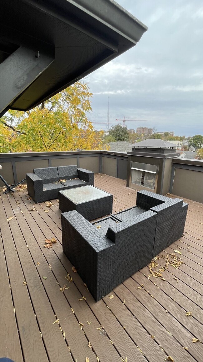 Building Photo - Luxury Brownstone in the heart of 12 South