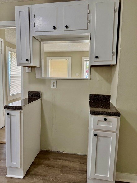 Building Photo - 1448 Menager Rd