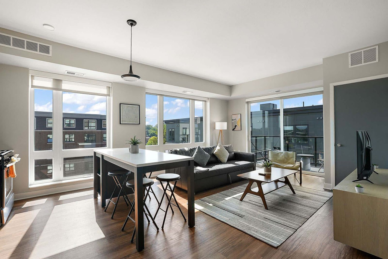 Building Photo - 1410 Nicollet Ave