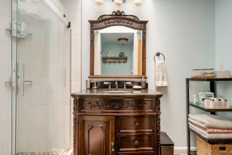 Building Photo - 602 Summer St