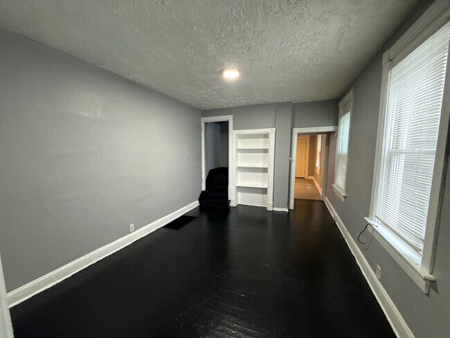 Building Photo - 1116/ 1120 Bonacker