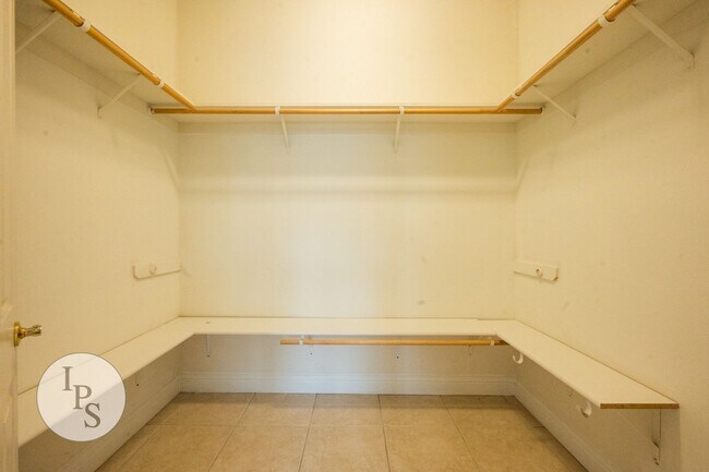 Building Photo - North Clovis Home, 3BR/2BA, Built 2005 - Lots of Amenities!