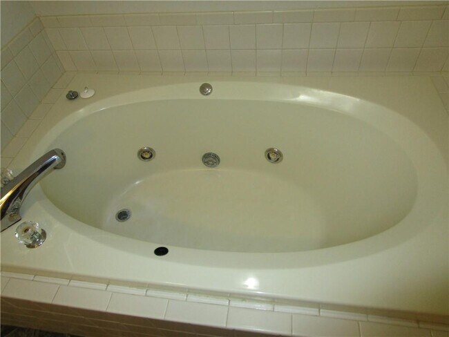 Building Photo - 2429 Thompson Mill Rd