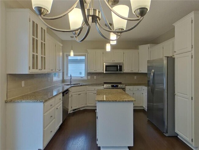 Building Photo - 8970 Windsor Cir