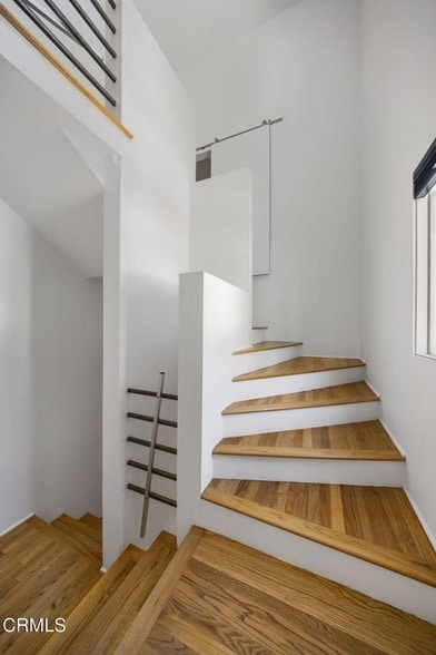 Building Photo - 3551 Dixie Canyon Pl