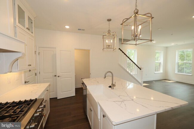 Building Photo - 14964 Deco Cir