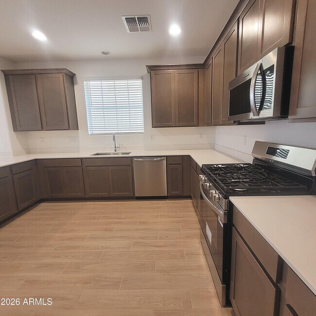 Building Photo - 9833 W Catalina Dr