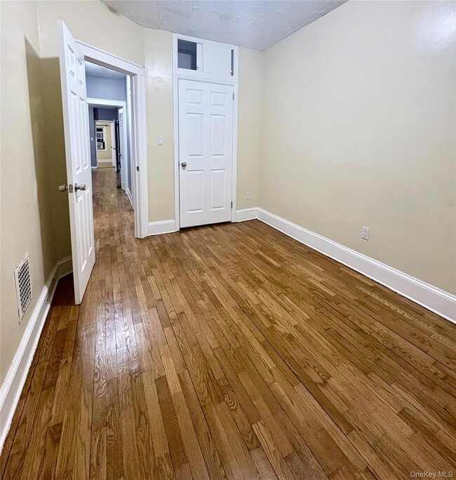 Building Photo - 88-69 Eldert Ln