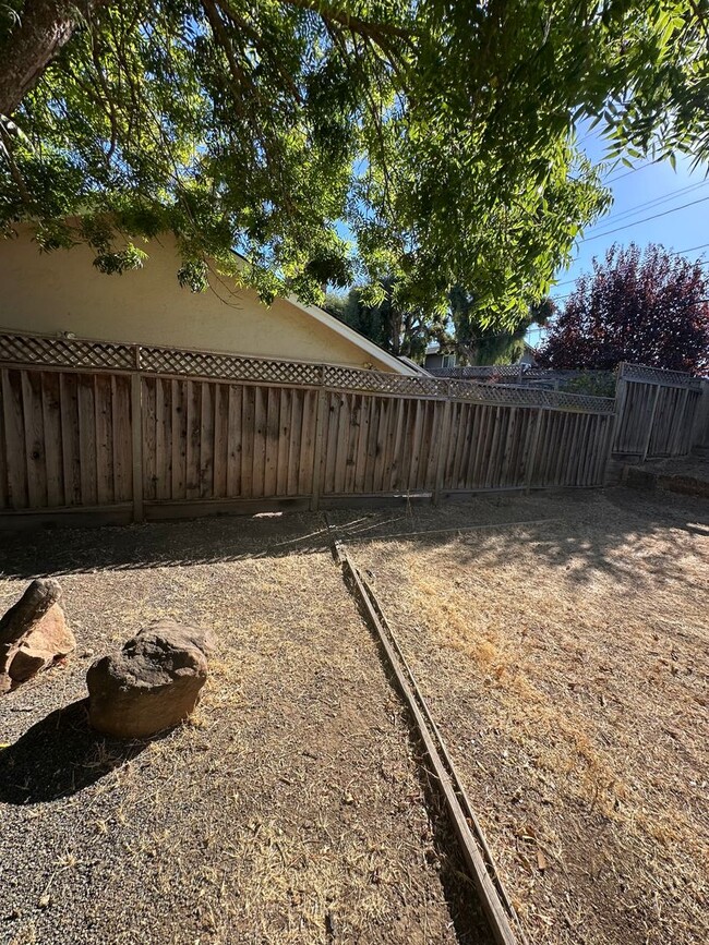 Building Photo - Beautiful home near the Almaden Country Club!