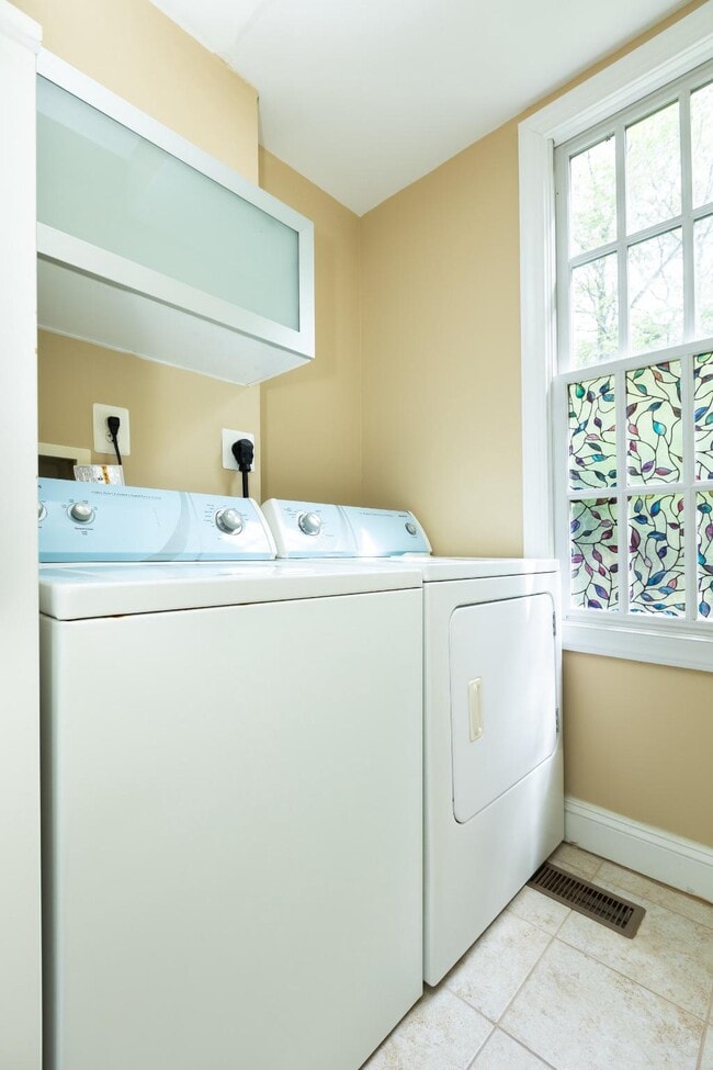 Building Photo - 13039 Glen Mill Rd