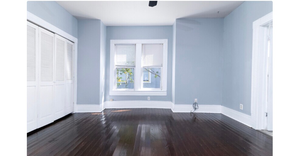 Building Photo - 208 E Arsenal