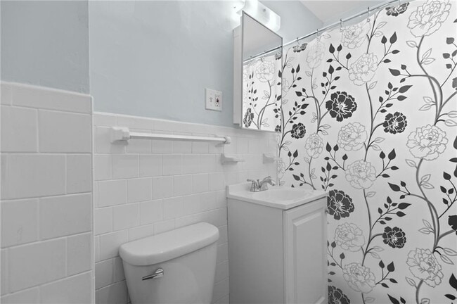 Building Photo - 60 Morris Ave