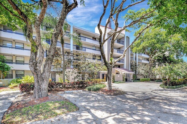 Building Photo - 820 Lavers Cir