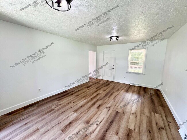 Building Photo - 104 Caron Ln
