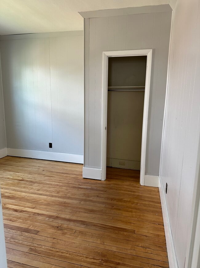 Building Photo - 11 LLC-93 Sailly Avenue