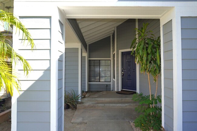 Building Photo - 10386 Meadow Creek Dr