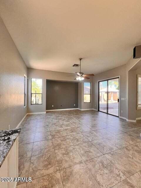 Building Photo - 1683 S Heritage Dr