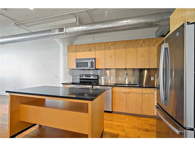 Building Photo - 2929 Chicago Ave