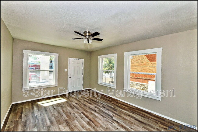 Building Photo - 615 Arizona Ave