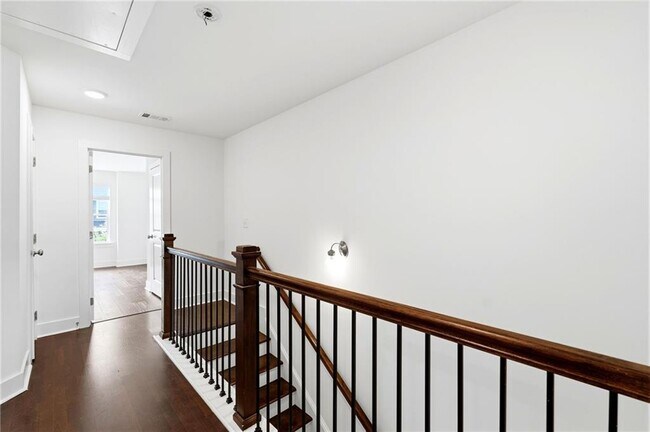Building Photo - 1881 Plainsboro Dr