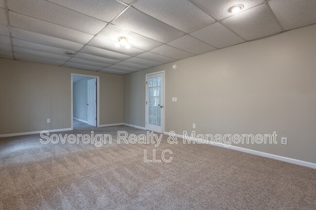 Building Photo - 3213 Southridge