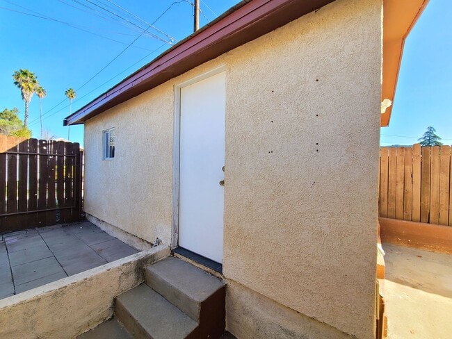 Building Photo - Single-Story 2-Bedroom Yucaipa Home with Mountain Views!