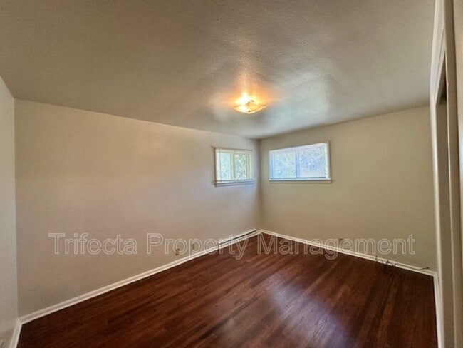 Building Photo - 622 Miller Dr
