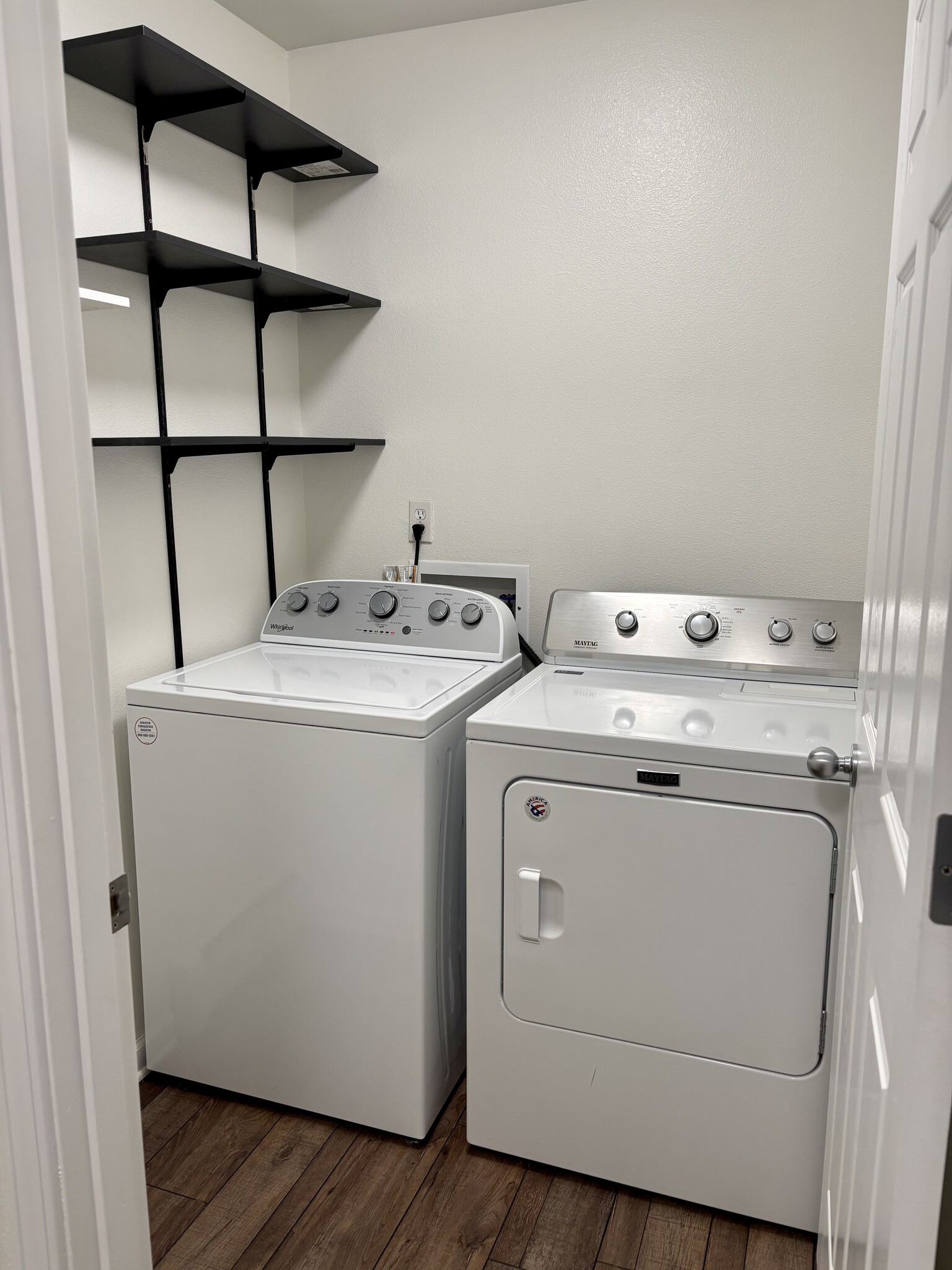 Laundry room - 4865 W Reliance Rd