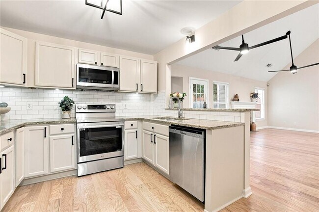 Building Photo - 5527 Bridge Pointe Dr