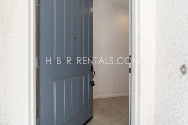 Building Photo - 1609 Marina Dr