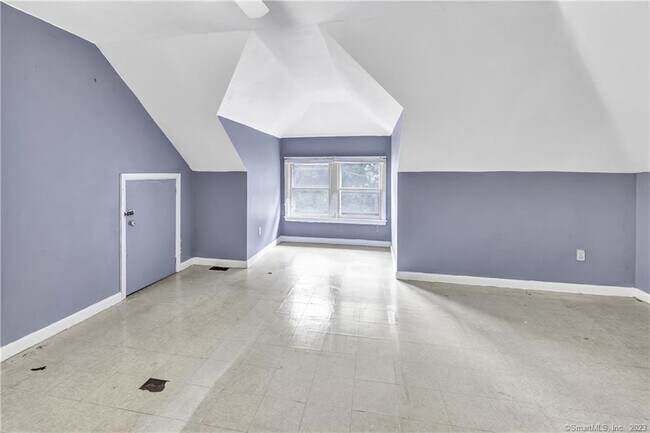 Building Photo - 130 Long Hill Ave