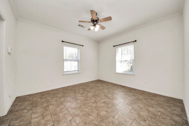 Building Photo - 228 Greenleaf St