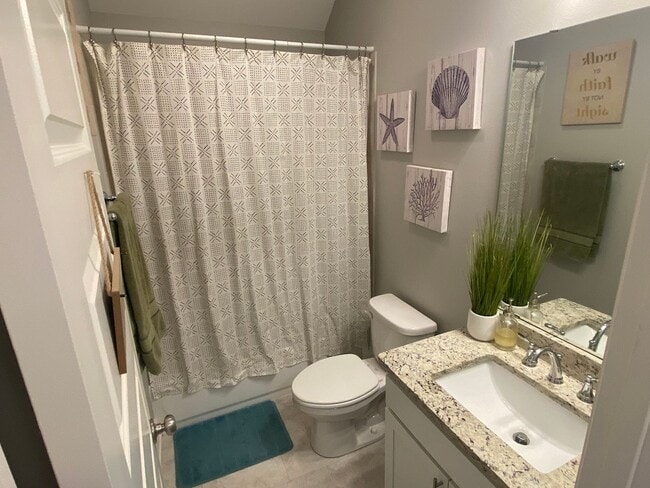 Building Photo - 166 Cullom Dr