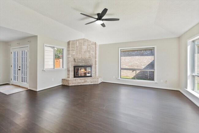 Building Photo - 16106 New Field Dr