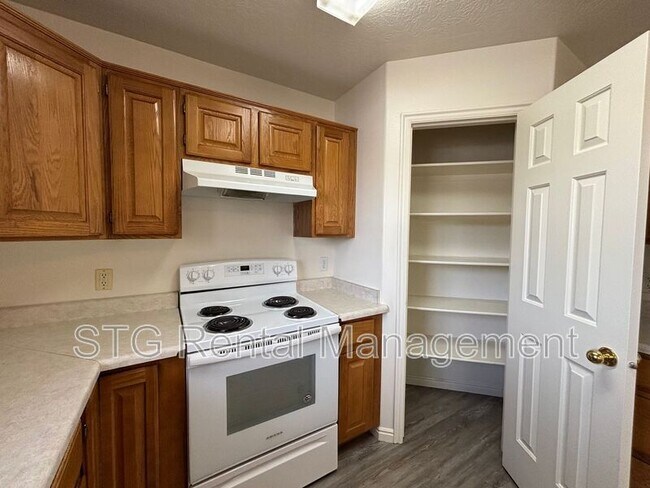 Building Photo - 154 E 100 N