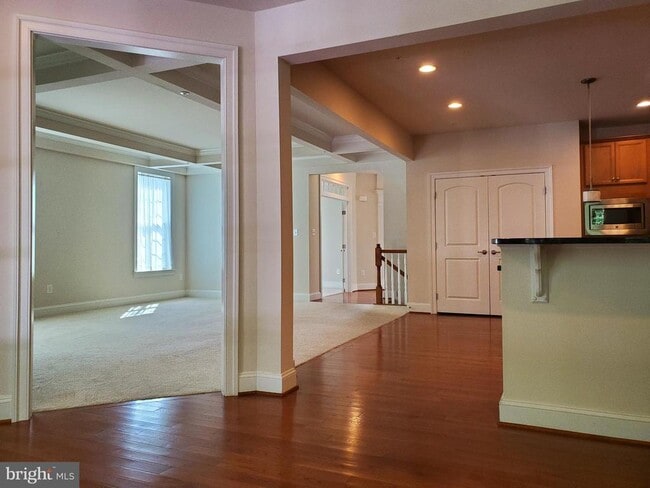 Building Photo - 411 Greenebaum Ln