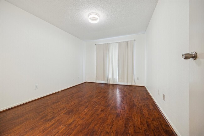 Building Photo - 2120 El Paseo St