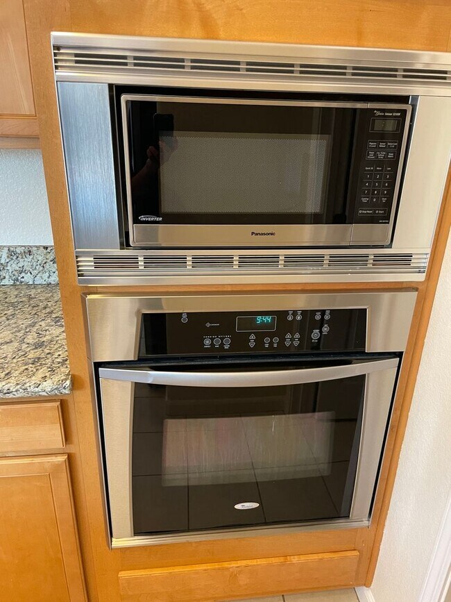 Building Photo - NICE TWO STORY HOME IN WEST ROSEVILLE