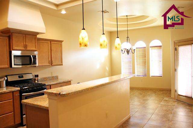 Building Photo - Beautiful Home in Gated community with pool, club house and limited work out facility.