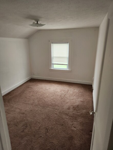 Building Photo - 23246 Alexander Rd