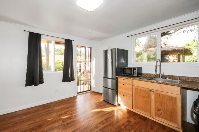 Building Photo - California Ave  - Multi