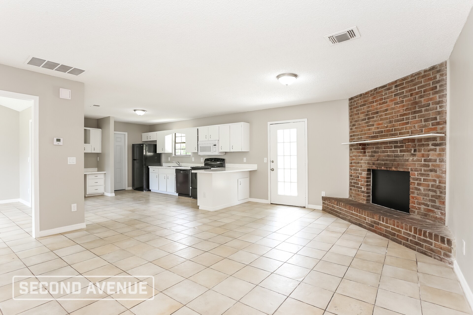 Building Photo - 8027 Sable Woods Dr N