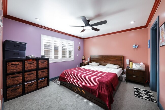 Building Photo - FOR RENT Fully Remodeled 4 Bed / 3 Bath Ho...