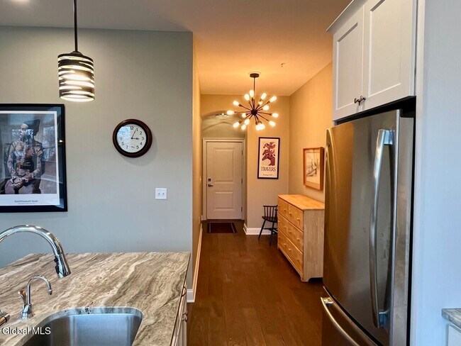 Building Photo - 77 Van Dam St