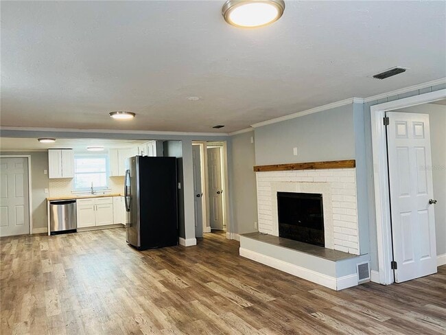 Building Photo - 501 25th Ave W