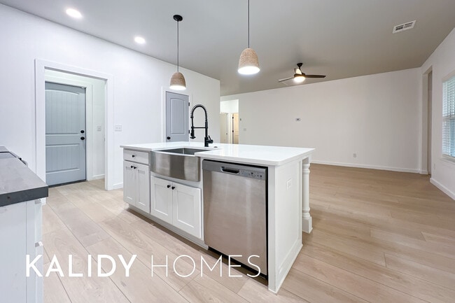 Building Photo - 12504 SW 12th St