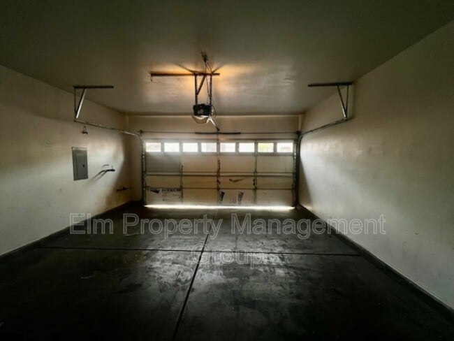 Building Photo - 9303 Gilcrease Ave