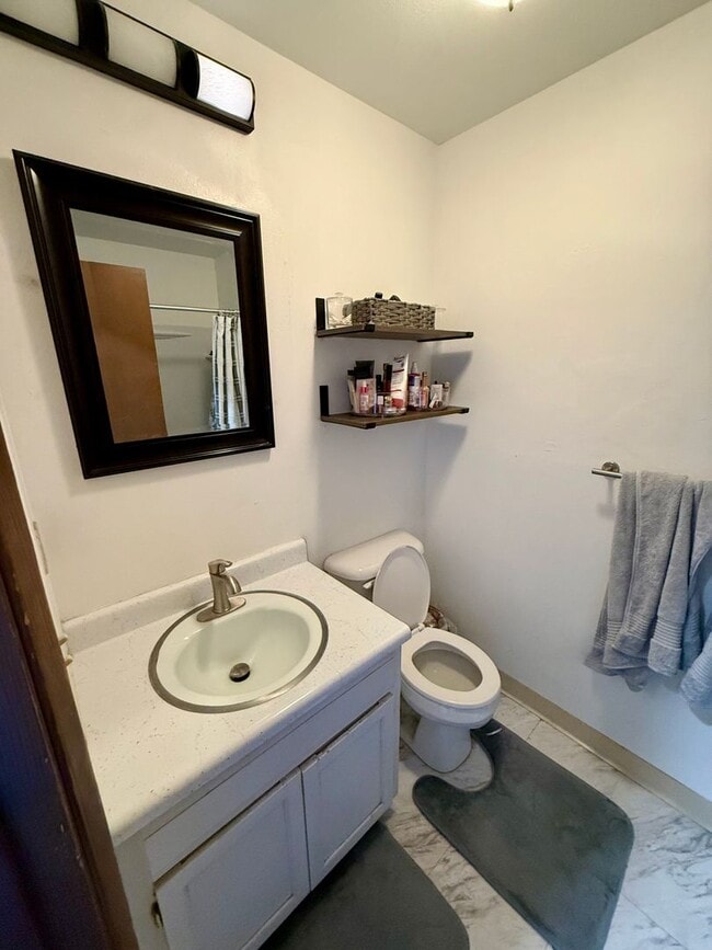 Building Photo - 2311/2313 W Foothills Drive