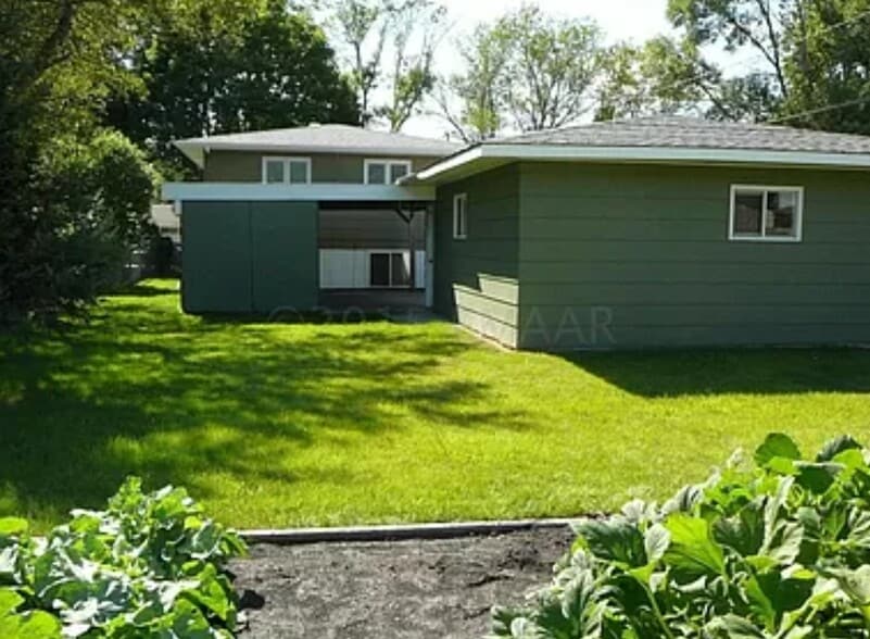 Building Photo - 1610 16th St S